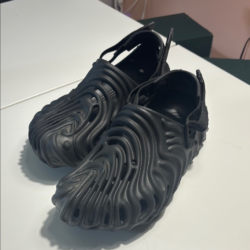 Salehe Bembury Crocs size M9 or W11